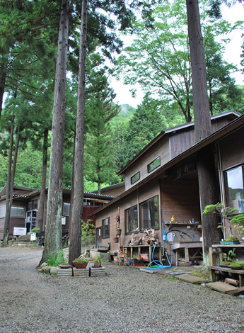 兵庫県三田市 丹波の松茸山に囲まれた清流沿いにある癒しの空間 こにし観光園